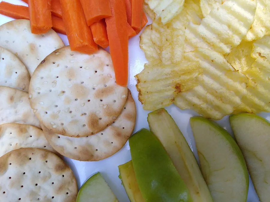 Crunchy apples and carrots that help clean teeth