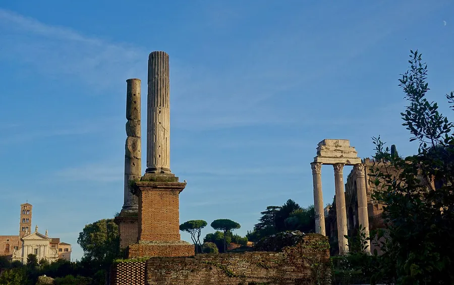 The ruined columns and temples of the ancient Roman Forum